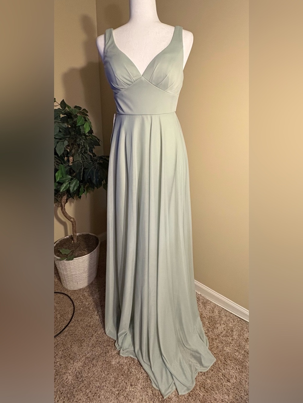 NWT Azazie Floor Length Bridesmaid/Formal Dress Dusty Sage 34"-27.5"-37.5"